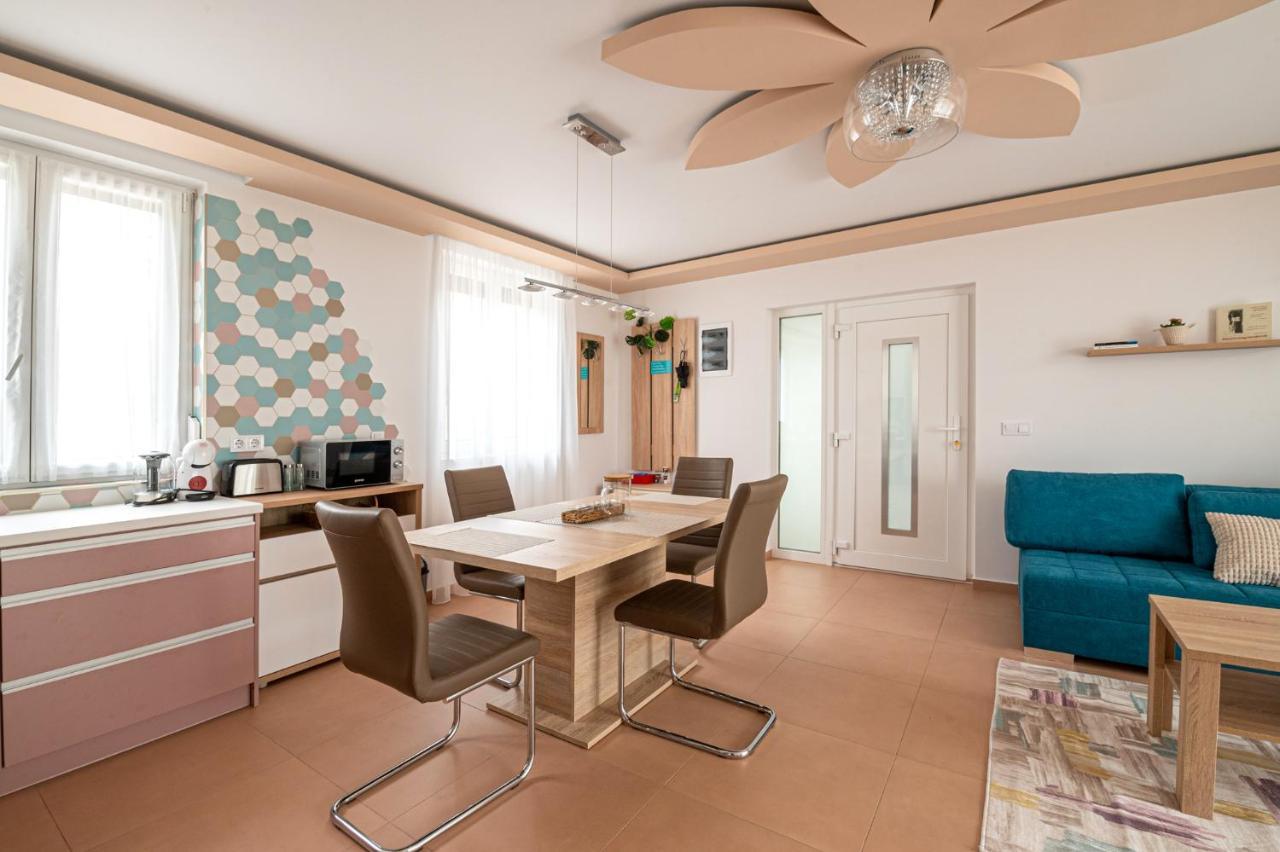 Roze Blue Design Apartments Csopak Dış mekan fotoğraf