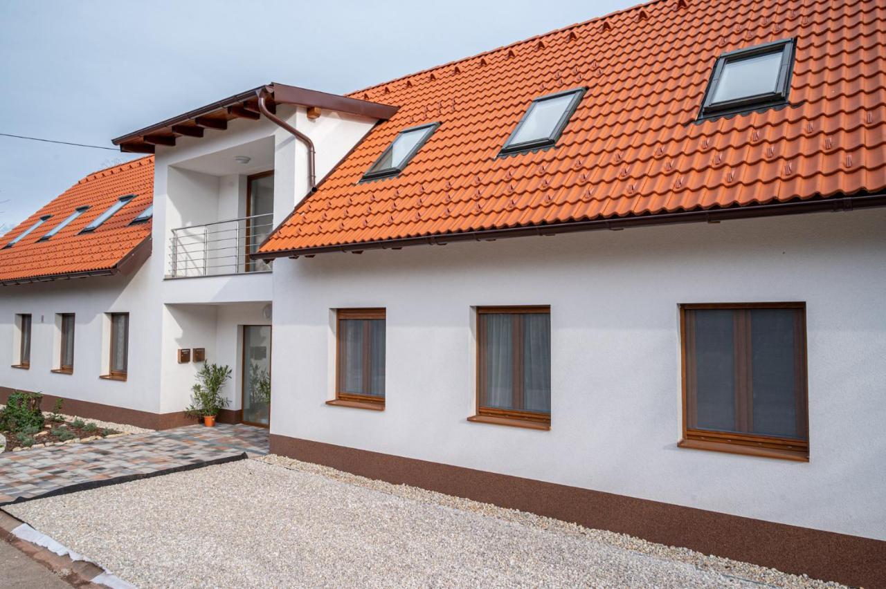 Roze Blue Design Apartments Csopak Dış mekan fotoğraf
